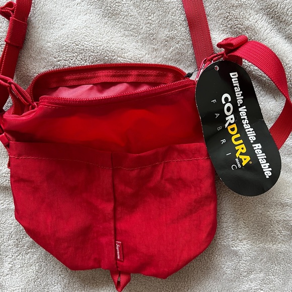 Supreme neck pouch - Picture 2 of 4